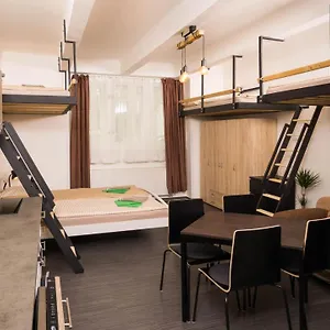 Apartmán Flying Bed Close To Castle And Airport, Praha